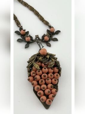 🍇 Antique Victorian Celluloid Grapes Necklace